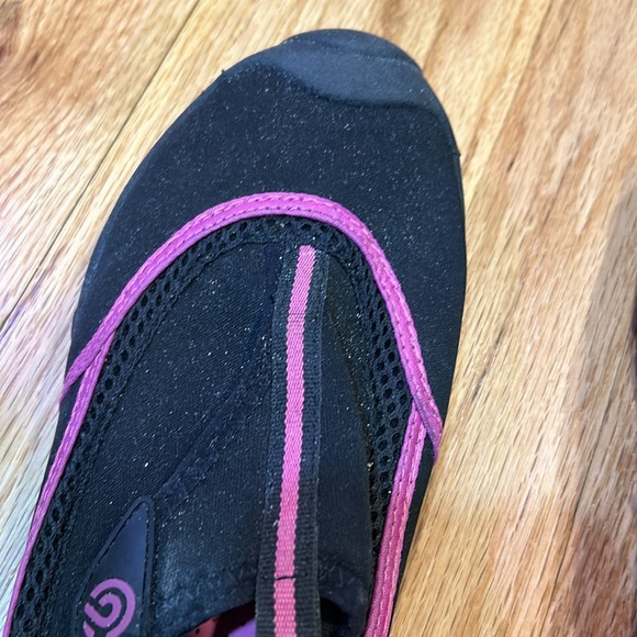 Water shoes worn but plenty of life left! - Picture 3 of 13